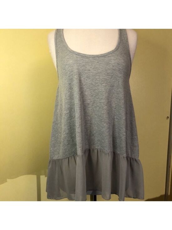 Umgee Tops - Umgee Gray Ruffle Hem Tank Top sz Large